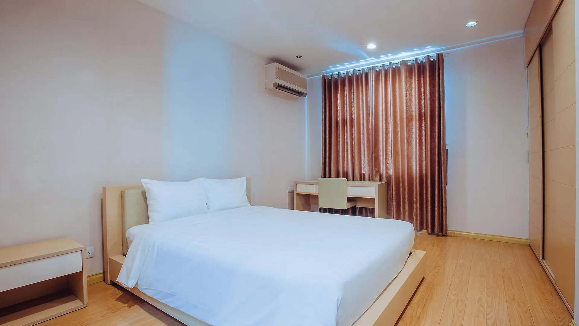 Vinh Trung Plaza Hotel Da Nang 4*,